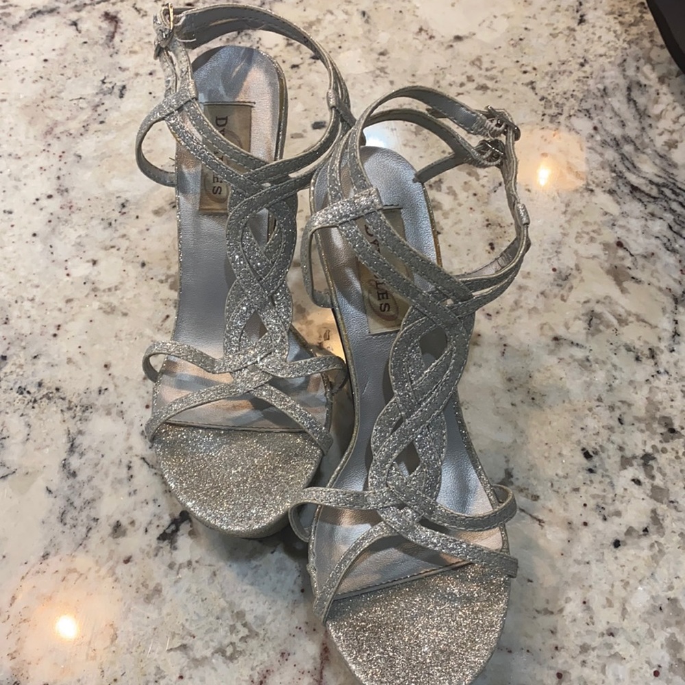 Silver dyeables